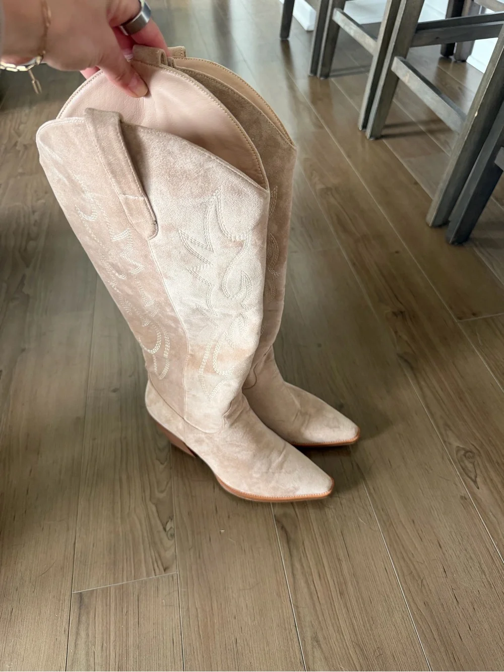 Women’s Beige Suede cowgirl boots